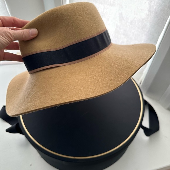 Zara hat with ribbon. Brand new in box. Size m. Never worn. - Picture 5 of 5